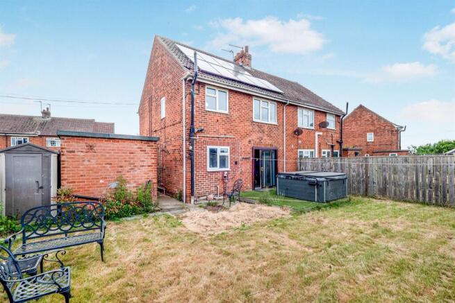 3 bed Semi-Detached for sale Image 10
