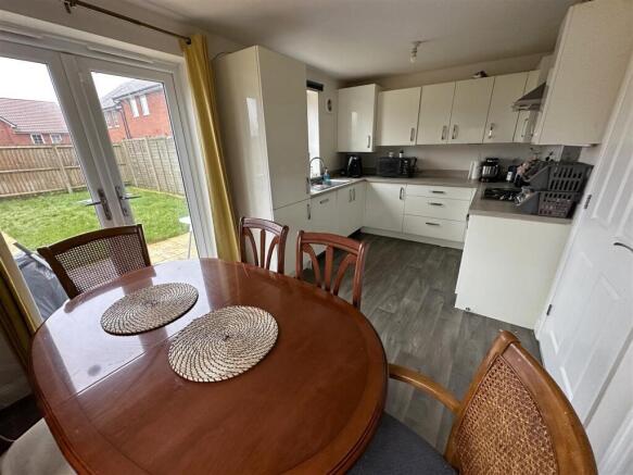 Kitchen/Dining room
