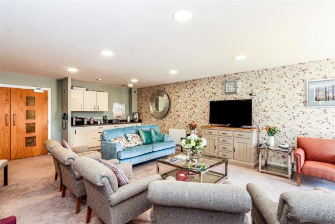 Homeowners Lounge-Kitchenette.jpg