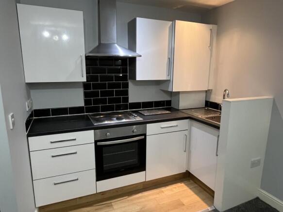 2 bed Flat to rent Image 3