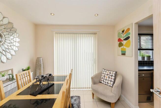 4 bed Detached for sale Image 7