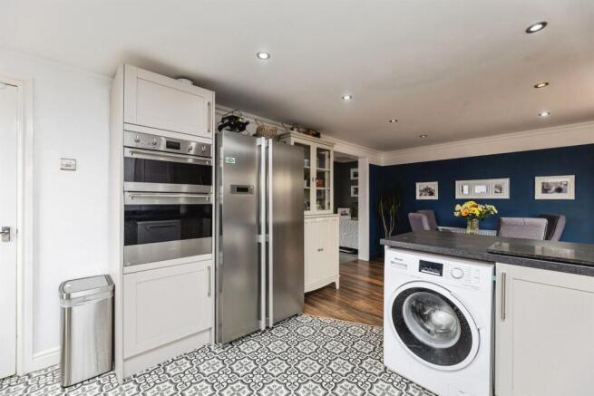 3 bed Semi-Detached for sale Image 8