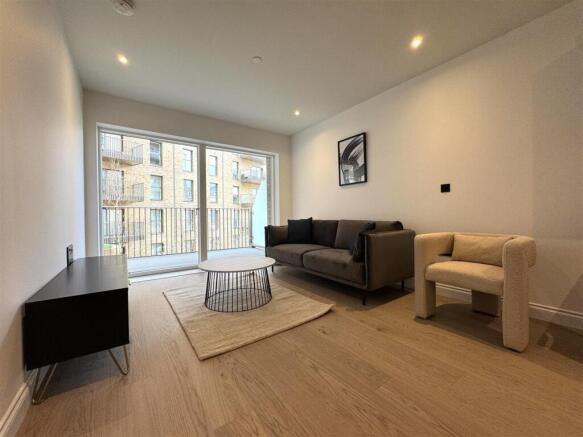 Living area pic 5.jpeg