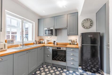 Chain Free Georgian Elegance in the Heart of Holt