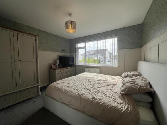 3 bed Semi-Detached for sale Image 12