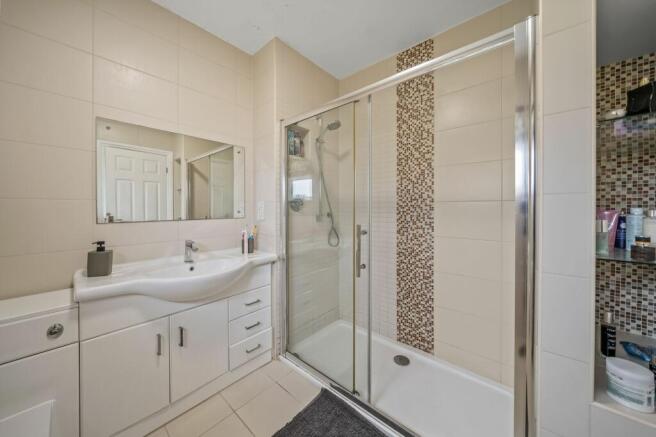 Main En-Suite