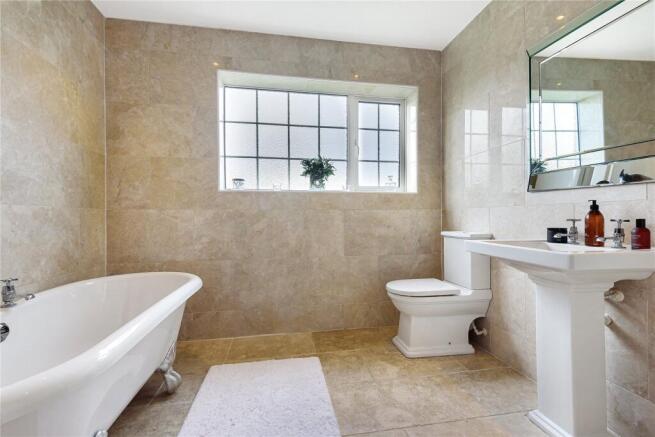 3 bed Town House for sale Image 11