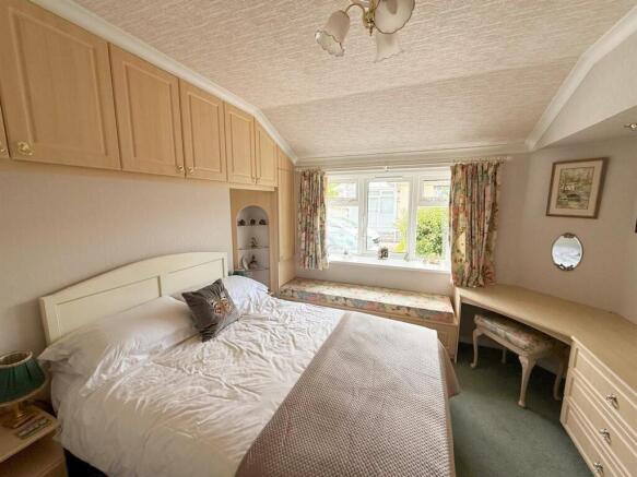 3 bed Park Home for sale Image 12