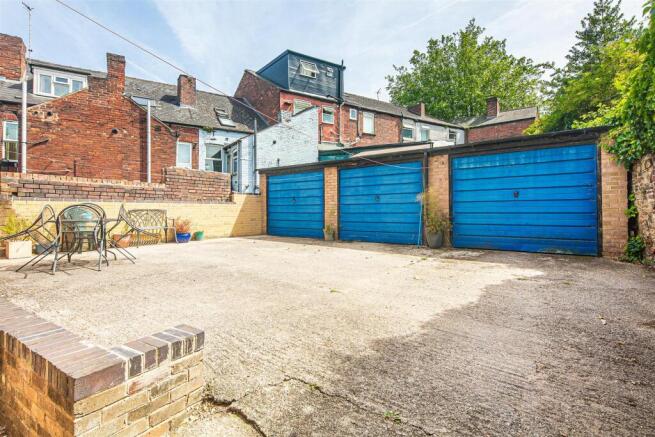 2 bed Flat for sale Image 10