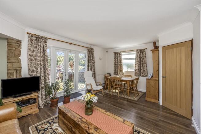 Sitting/Dining Room