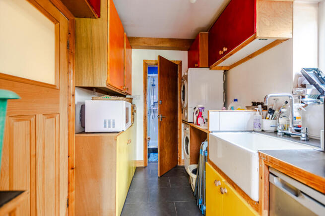 4 bed Semi-Detached for sale Image 9