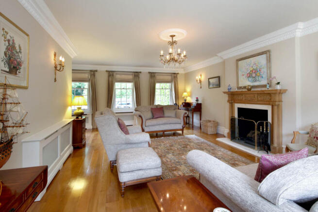 6 bedroom property t