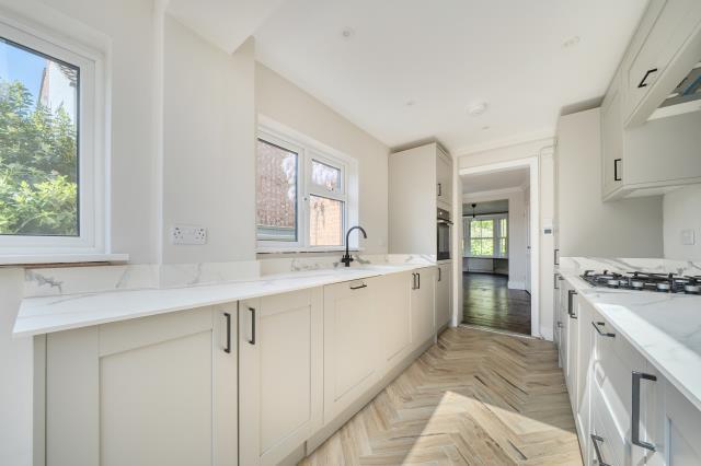 Coronation Villas, Aylesbury photo 4