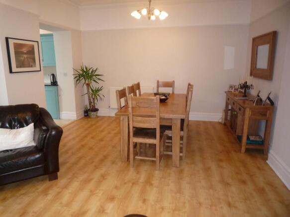 Family/dining room
