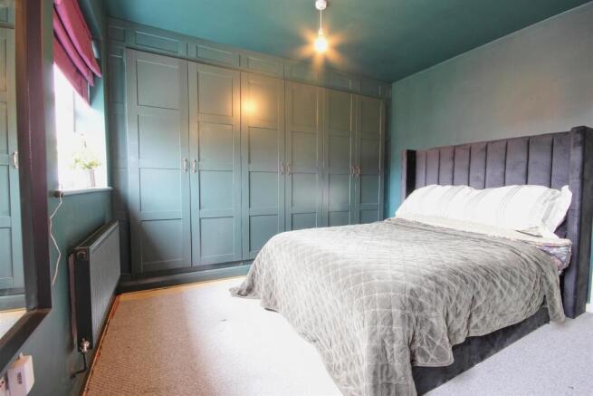 BEDROOM 1 (FRONT)