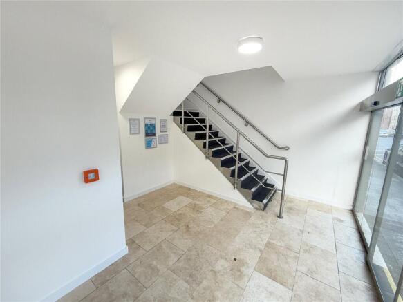 1 bed Apartment to rent Image 6