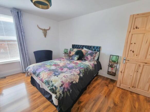 2 bed Flat for sale Image 9