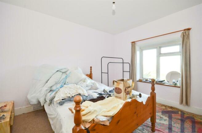 Bedroom 1.JPG