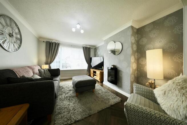3 bed Semi-Detached for sale Image 6