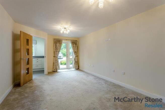 8694086-interior09.jpg