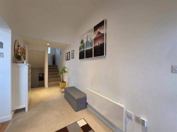 Entrance hallway.jpg