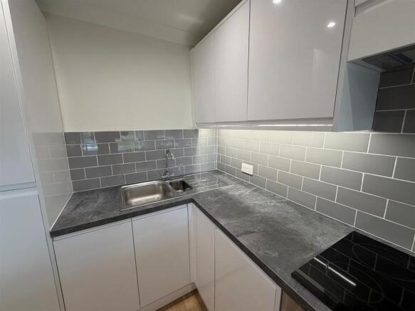 kitchen 2.jpg