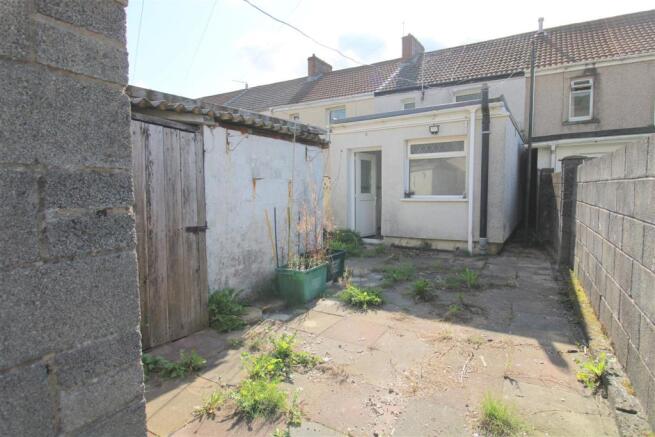 Another angle of rear garden