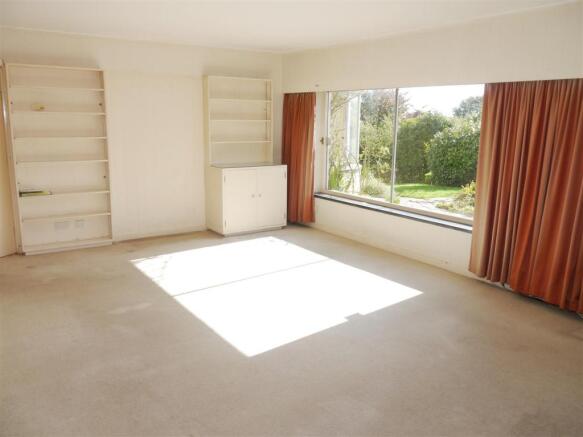 tranters living room 2.JPG