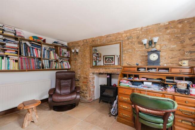 Study/Fourth Bedroom
