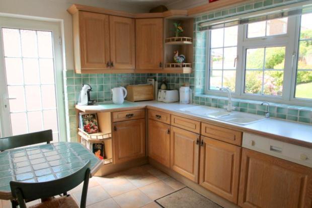 KITCHEN/B.ROOM