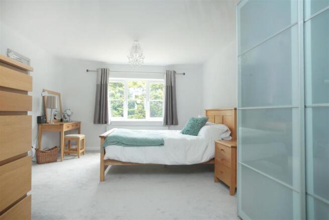 1 Glen Avon Court 24