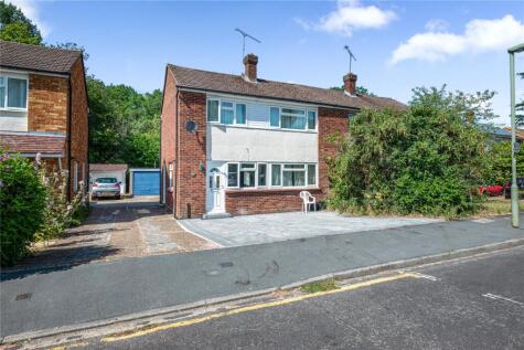 Heath Drive, Brookwood, Woking, Surrey, GU24