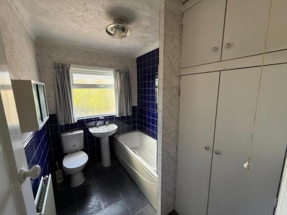 3 bed Semi-Detached for sale Image 8