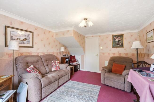 Willoughby Close, Dunstable, Bedfordshire, LU6 photo 4