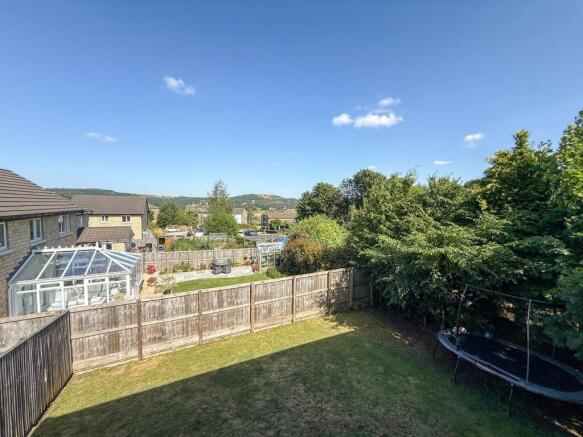 4 bed Detached for sale Image 12