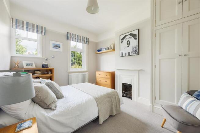 4 bed Semi-Detached for sale Image 12