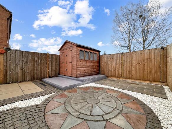 Lovely Landscaped Garden 496