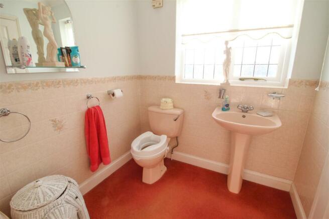 ensuite b.jpg