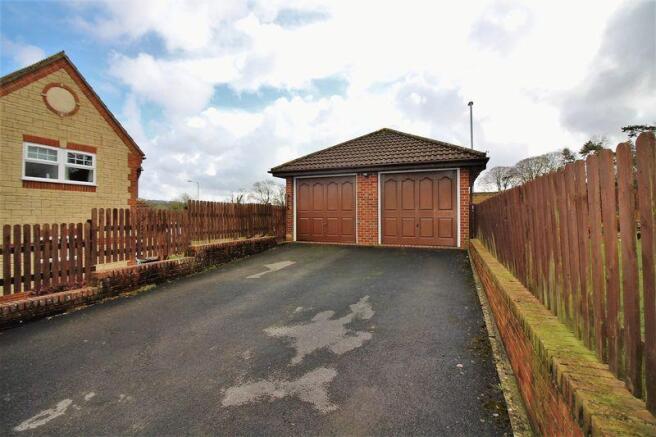 Double Garage ...