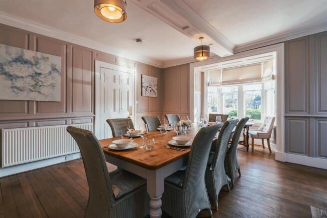 8 bed Link Detached House for sale Image 4