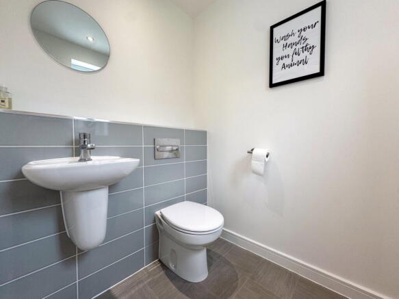 4 bed Detached for sale Image 12