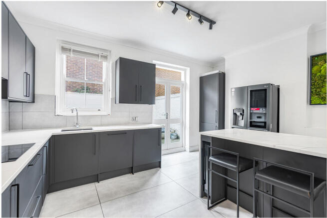 68 Lots Road, SW1...