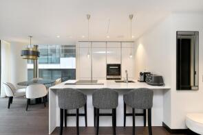 2, Hanover House, Crown Square, London SE1 2SE