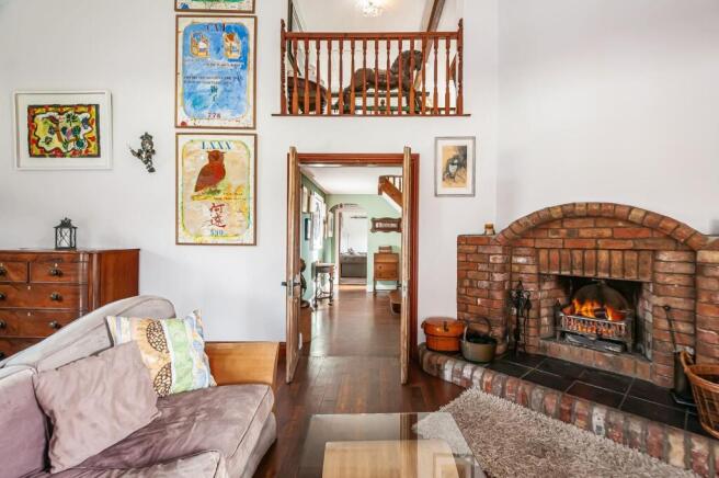 4 bed House for sale Image 6