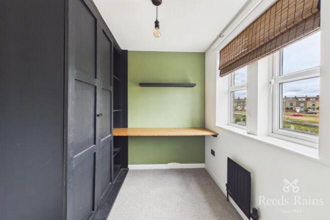 3 bed Apartment for sale Image 9