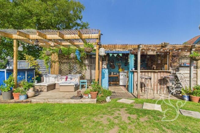 Bar & Decking