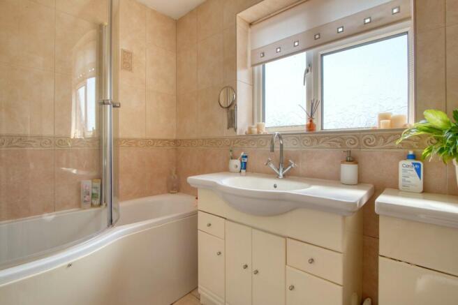 En-Suite Bathroom