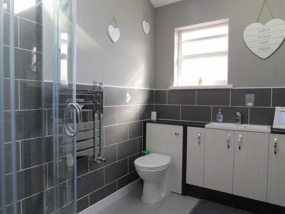 Shower Room: