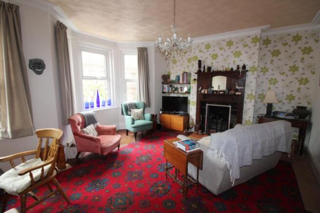 Living Room/Bedroom