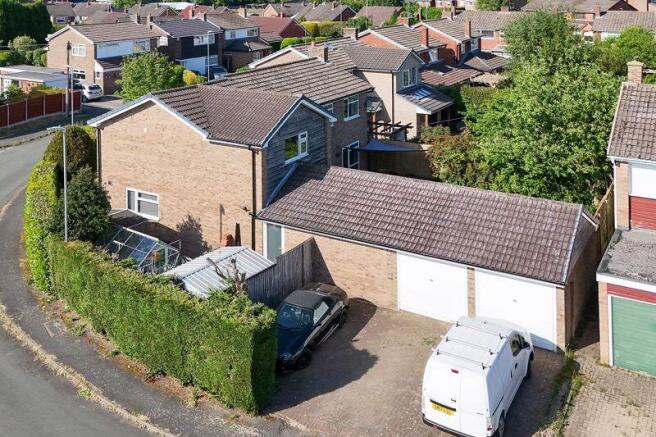 GARAGE & PARKING